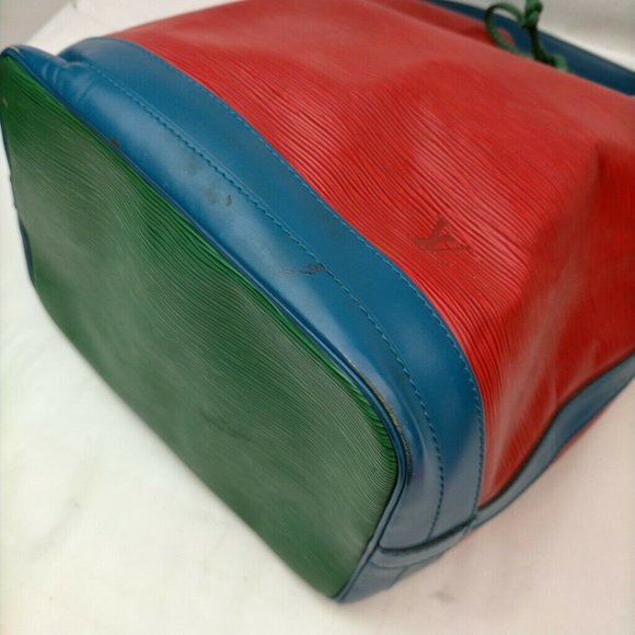 red Louis Vuitton LV Shoulder Bag  Noe Bordeaux Epi - Picture 6 of 11